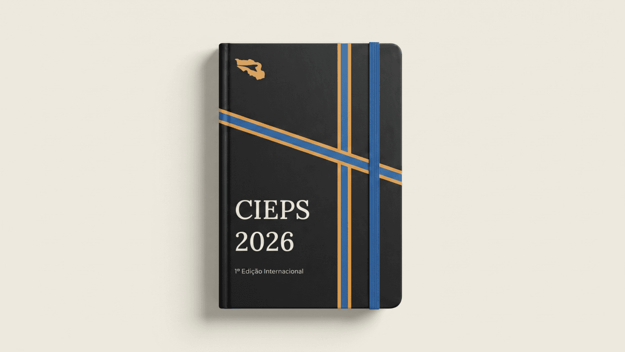 Aplicacao da identidade visual do CIEPS em caderno